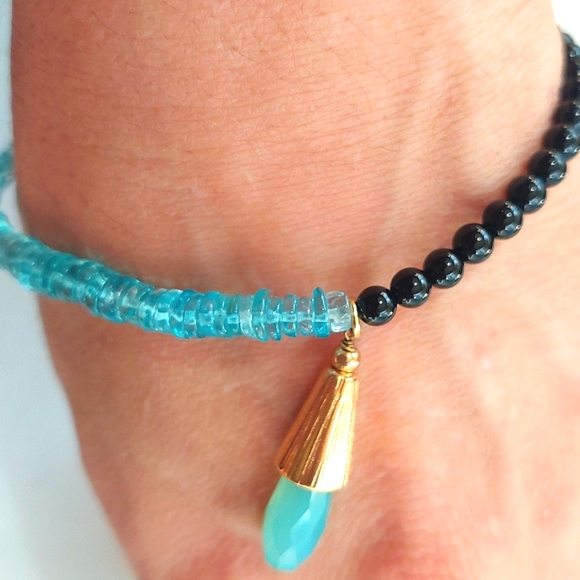 Onyx and Blue Apatite Beaded Bracelet - Picture 2 of 2
